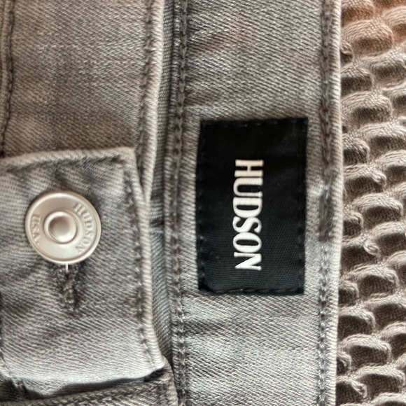 hudson gracie mid rise jean short - Picture 4 of 5